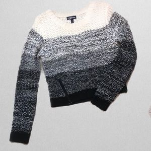 Long sleeves, cropped, sweater